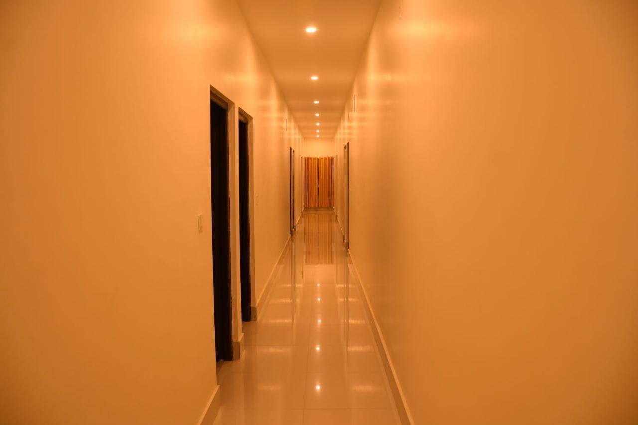 Hotel Aayes And Resort Shānti Niketan 外观 照片