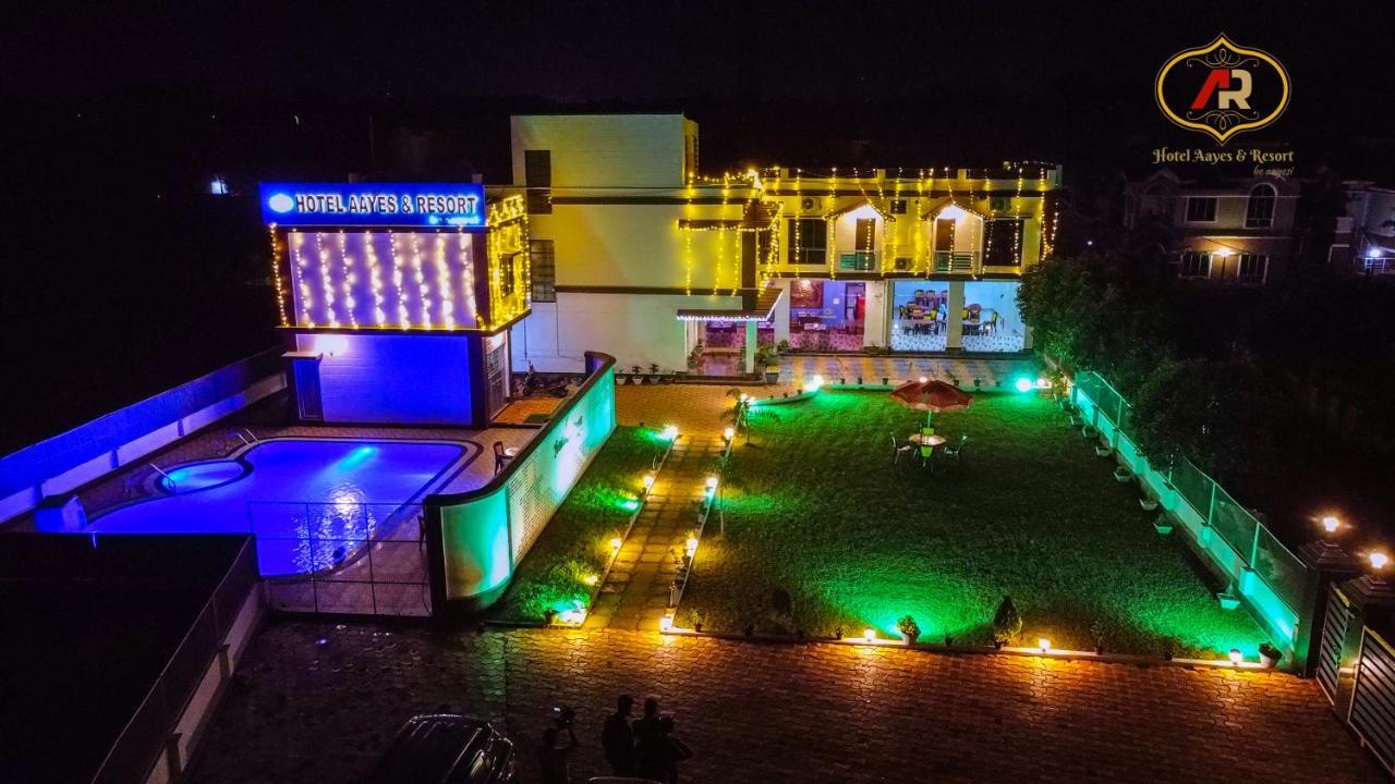Hotel Aayes And Resort Shānti Niketan 外观 照片