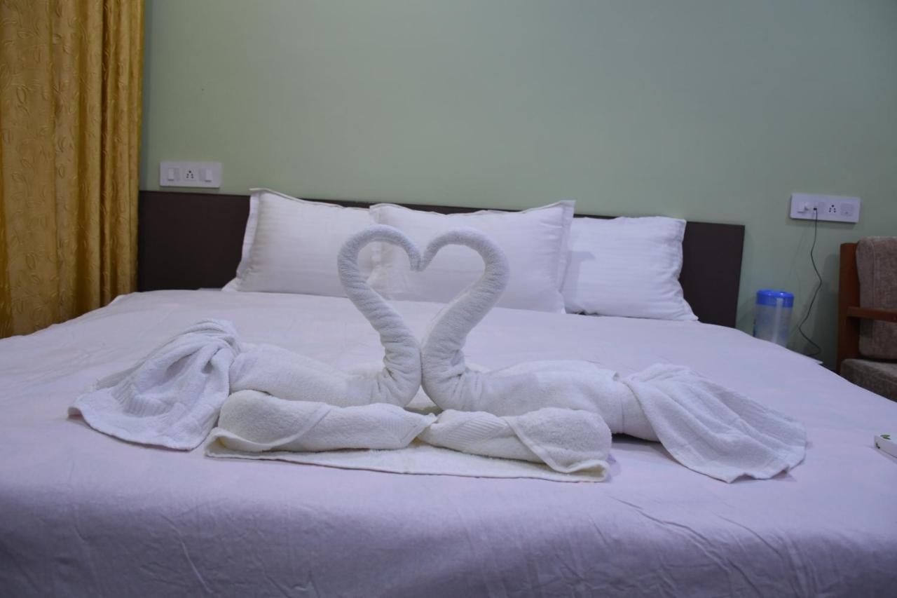 Hotel Aayes And Resort Shānti Niketan 客房 照片