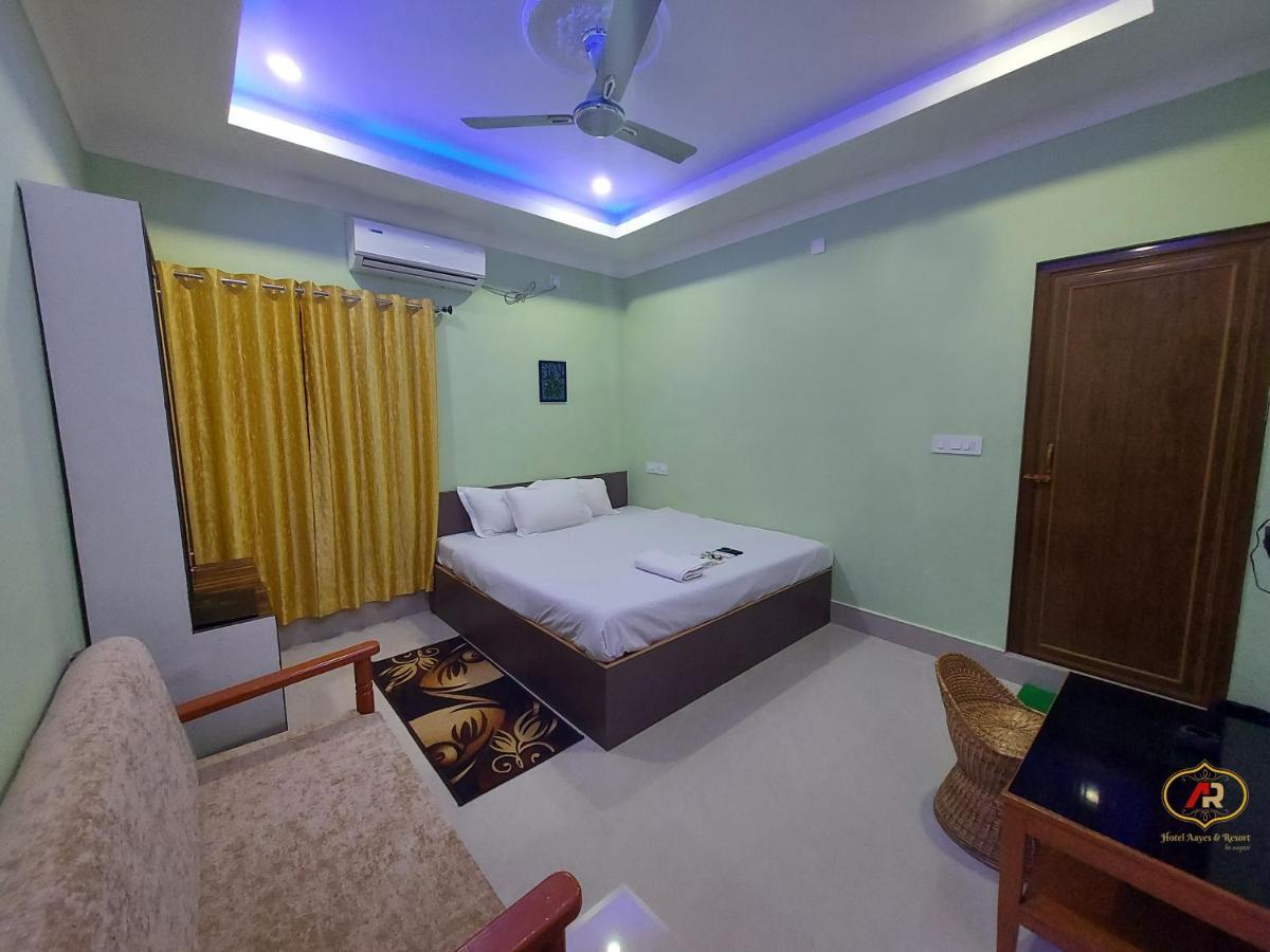 Hotel Aayes And Resort Shānti Niketan 外观 照片